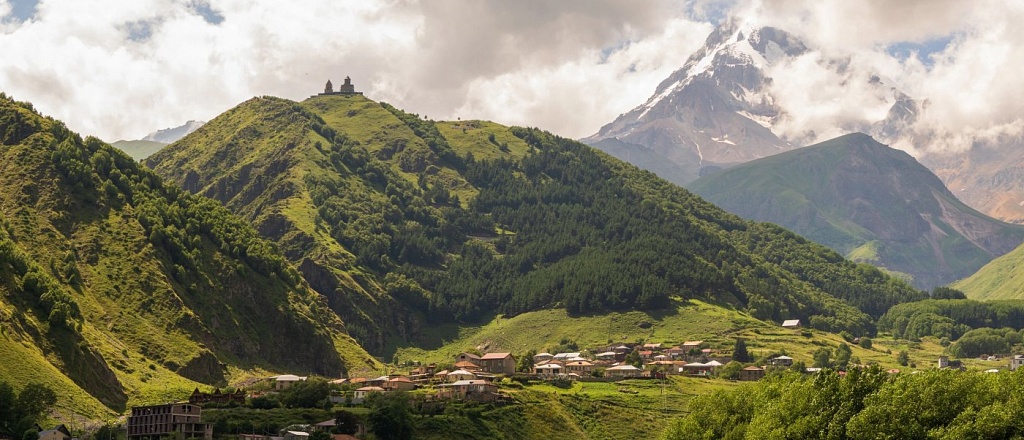 10-stylish-hotels-in-the-mountains-of-georgia-where-to-relax-with-the-best-views-and-excellent-service