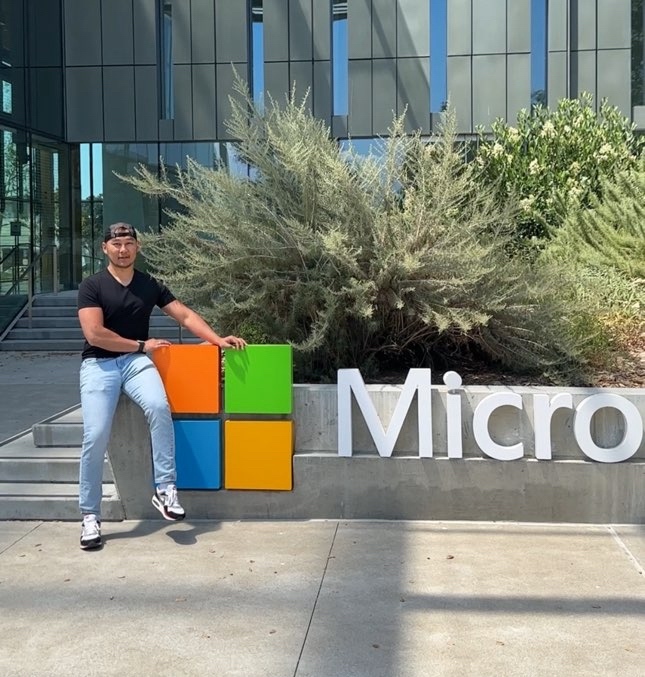 как устроиться в Microsoft 