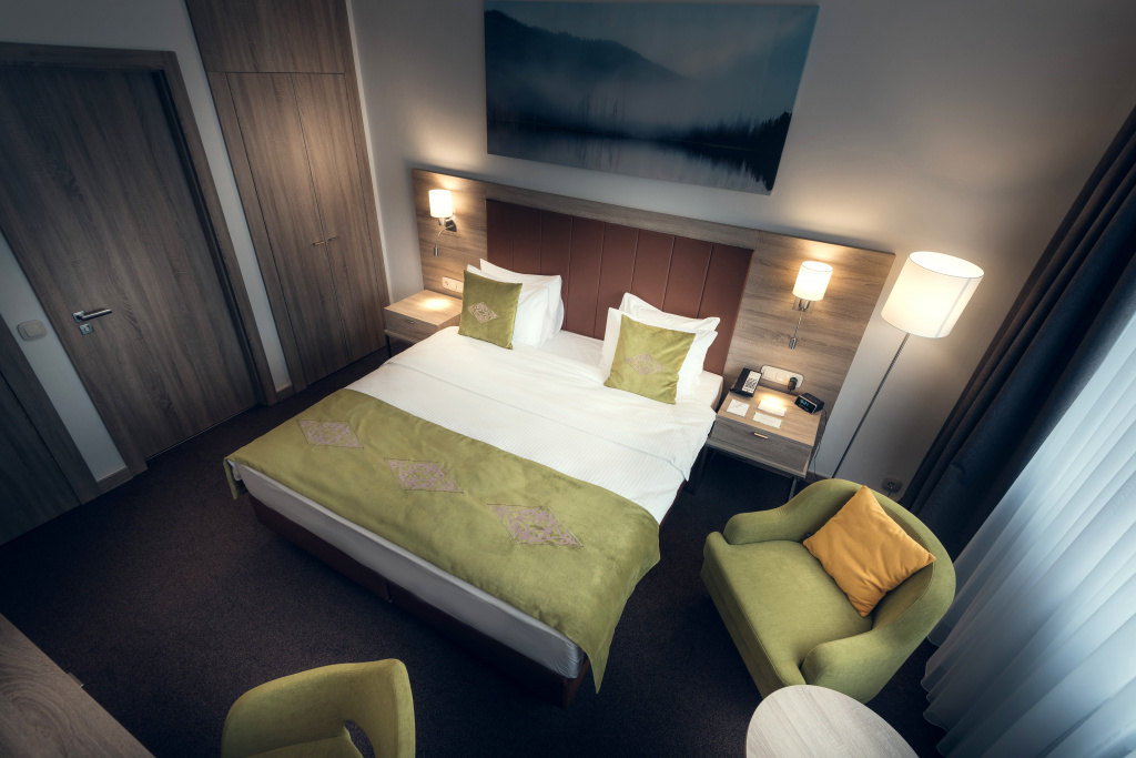 Business Suite 1.JPG