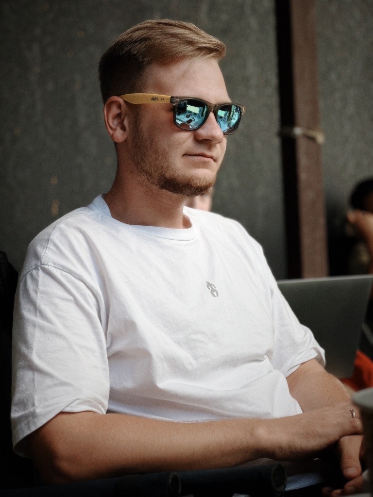 Я работаю в 1.1STUDIO