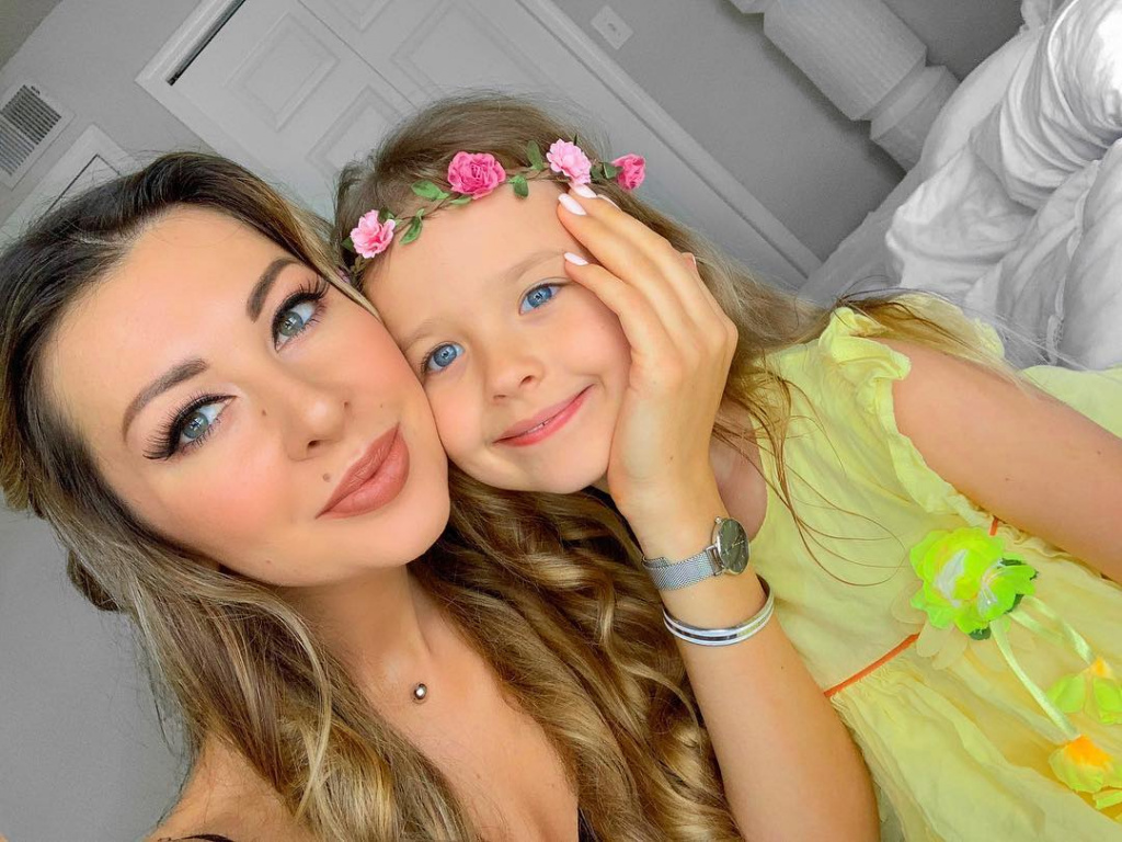 Как переехать из Алматы в США по творческой визе и зарабатывать на YouTube