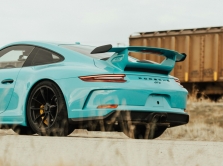 porsche-predstavil-svoy-samyy-bystryy-elektrokar-taycan-turbo-gt