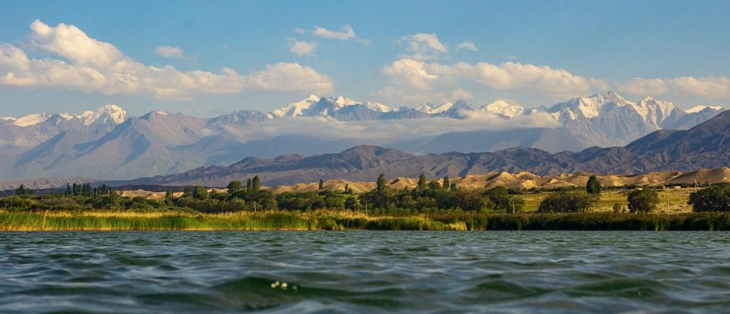 kurort-issyk-kul-vybiraem-pansionaty-oteli-i-gostevye-doma