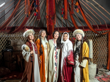 kak-bystro-i-legko-zagovorit-na-kazahskom-yazyke-dina-turarova-o-razgovornom-klube-qazbrunch