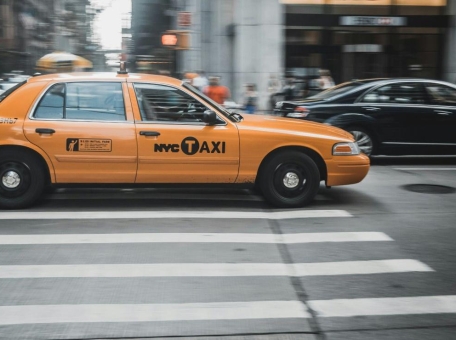 how-to-order-a-taxi-in-baku-taxi-services-for-getting-around-the-city