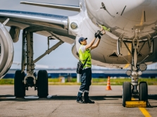 skidki-na-aviabilety-turputevki-i-oplata-meduslug-pochemu-air-astana-v-tope-samyh-privlekatel-nyh-rabotodateley