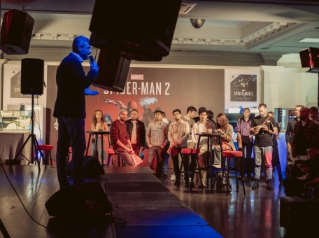 sony-playstation-i-set-magazinov-meloman-proveli-prezentaciyu-novoy-igry-chelovek-pauk-2