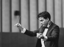 dirizher-elmar-buribaev-vystupit-s-orkestrom-teatra-astana-balet