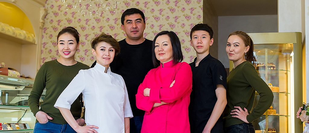 family-business-in-shymkent-luxury-confectionery-apple-orchard-and-ornamental-birds