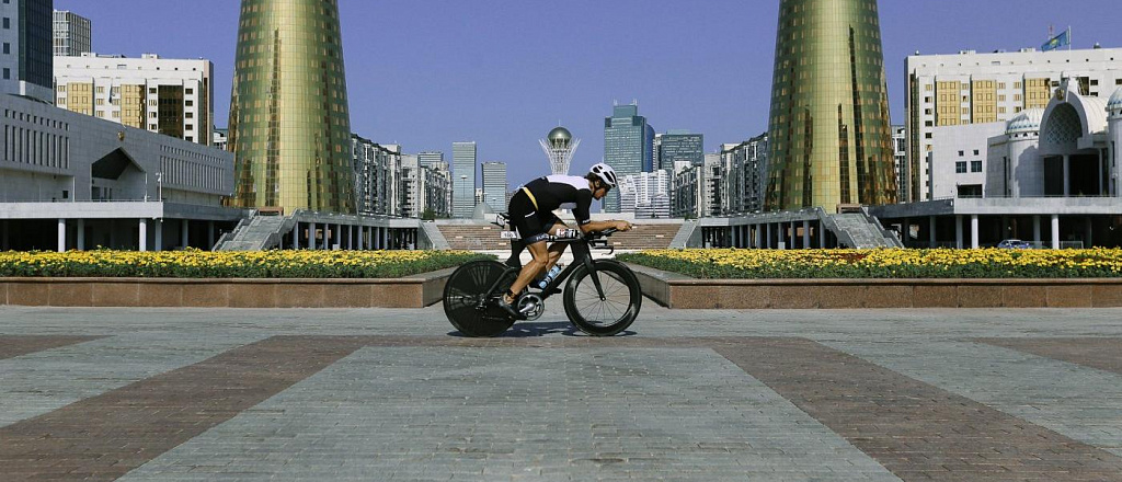 bi-group-ironman-kazakhstan-226-kilometrov-za-17-chasov