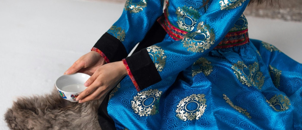 from-shapan-to-streetwear-the-new-wave-of-central-asian-fashion